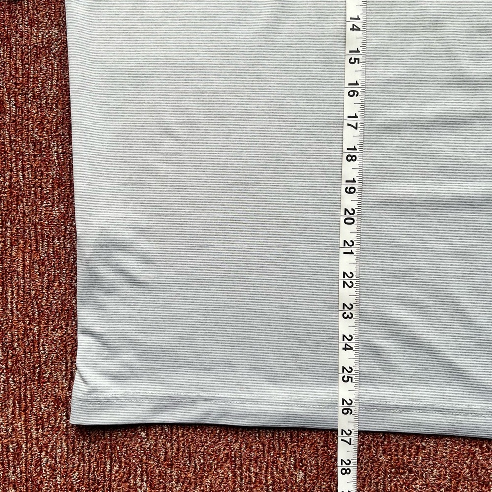 Men's Vineyard Vines Light Gray w/White stripes Performance Polo Shirt - XS - Picture 6 of 7